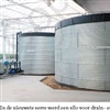 In de nieuwste serre werd een silo voor drain- en een tweede voor regenwater voorzien. ©Boerenbond, Jan Van Bavel