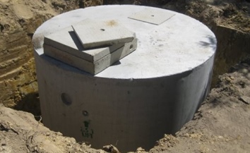 Betonnen regenwaterput